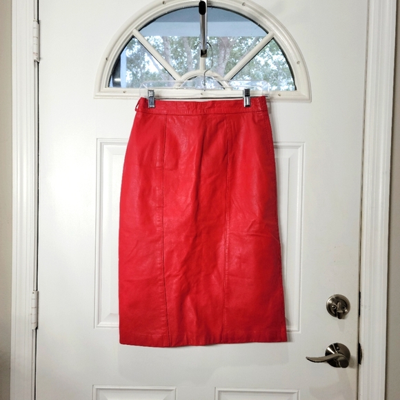 NWT Pelle Milan Vintage Red Leather Pencil Skirt Size 10 - Picture 2 of 5